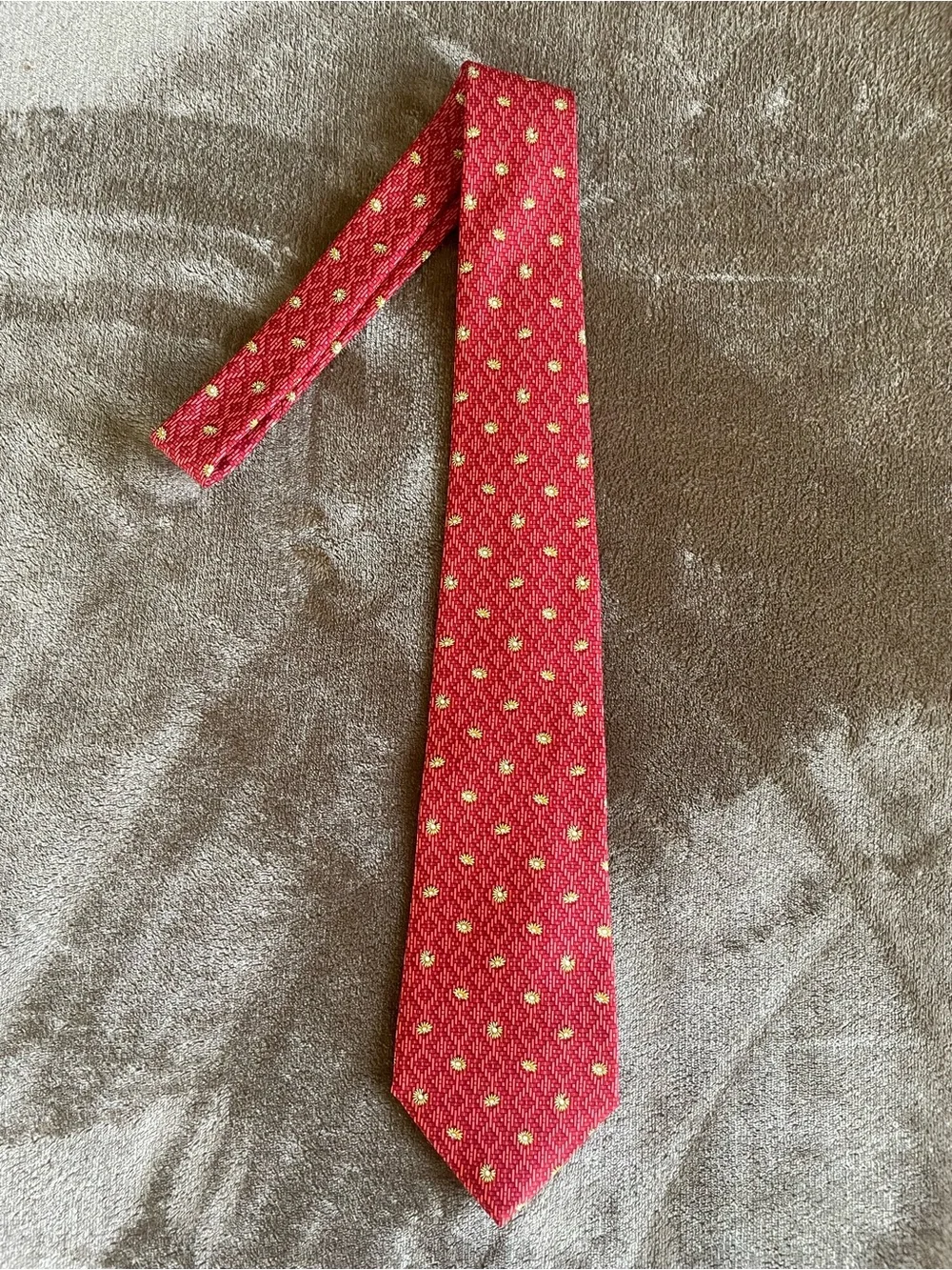 Salvatore Ferragamo Silk Tie – Red Floral Motif – Made in Italy